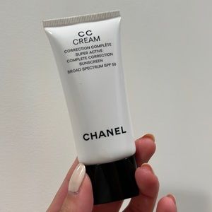 Chanel CC cream shade 20 Beige